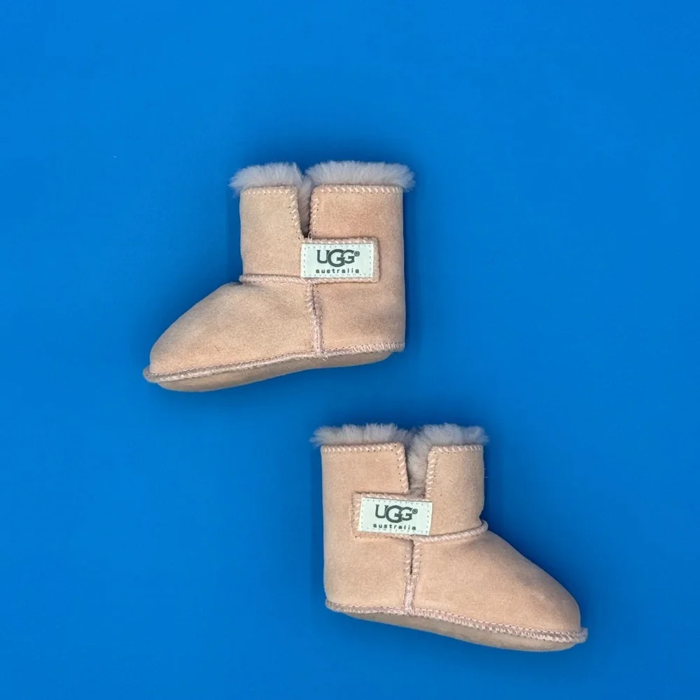 UGG Australia Toddler Size M 4/5 PInk Sheepskin Lined Boots‎ Booties, like new